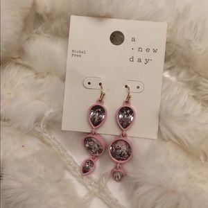 🌊 NWT PINK/CRYSTAL LONG ELEGANT DROPLET EARRING